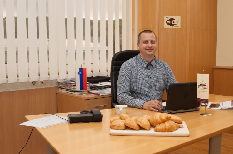 vsak zaposleni v pečjakou lahko prispeva k izboljšavi njihovih izdelkov
